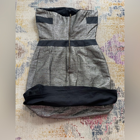 See By Chloé Strapless Tube Bodycon Metallic Party Cocktail Dress
Sz 4 - Picture 13 of 14